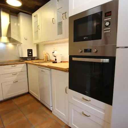 Bonito Apartamento Rural, Wifi, Terraza Y Piscina En Navelgas Holiday home