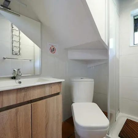 Bonito Apartamento Rural, Wifi, Terraza Y Piscina En Navelgas