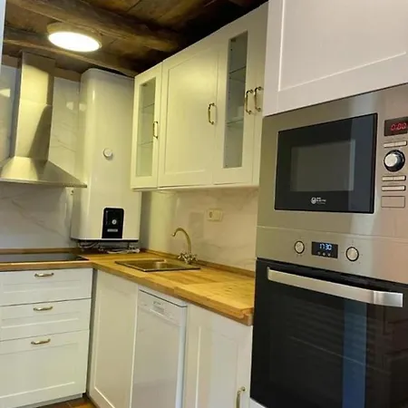 Bonito Apartamento Rural, Wifi, Terraza Y Piscina En Navelgas