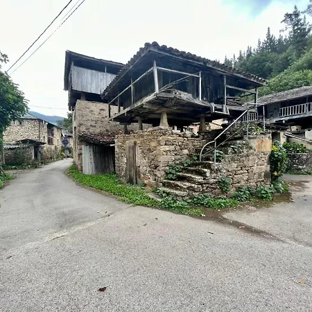 Bonito Apartamento Rural, Wifi, Terraza Y Piscina En Navelgas *