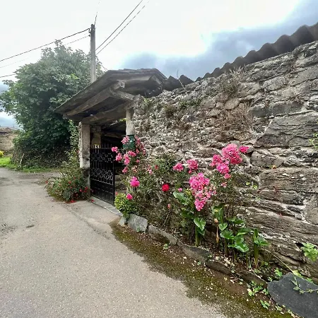 Holiday home Bonito Apartamento Rural, Wifi, Terraza Y Piscina En Navelgas