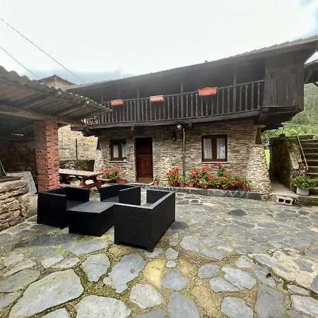 Bonito Apartamento Rural, Wifi, Terraza Y Piscina En Navelgas *